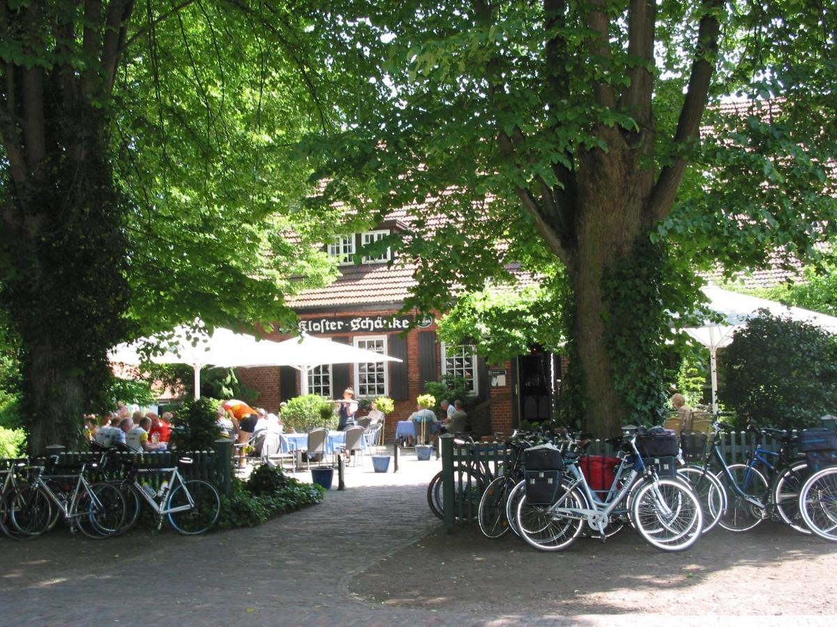Klosterschaenke Hude Hotel Ferienwohnungen Restaurant Cafe Exterior photo